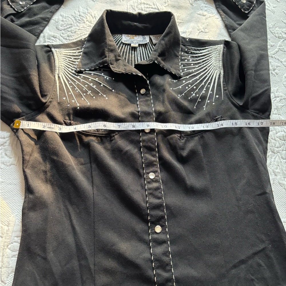 Vintage Panhandle slim fit black western button down with decorative embroidery - Picture 7 of 11